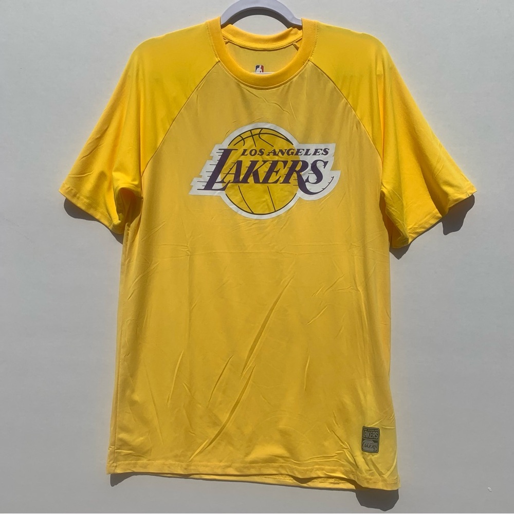 NBA Team logo T- Shirt Los Angeles Lakers Basketball Mens Size M Yellow